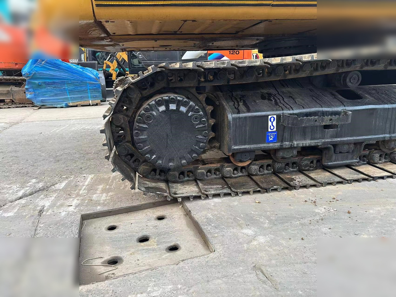 CATERPILLAR 323DL - Crawler excavator: picture 3 CATERPILLAR 323DL - Crawler excavator: picture 3