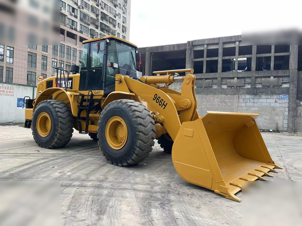 Wheel loader CATERPILLAR 966H: picture 6