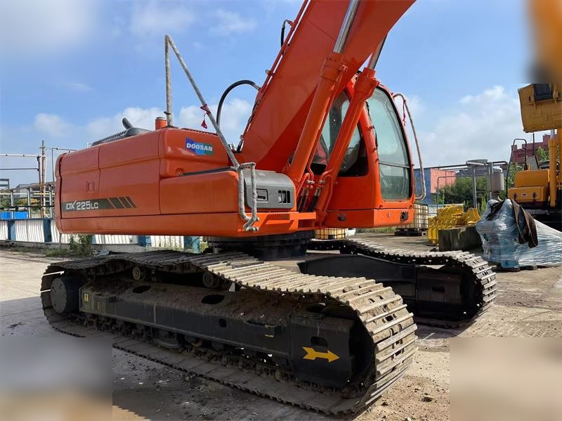 DOOSAN DX225 LC - Crawler excavator: picture 2 DOOSAN DX225 LC - Crawler excavator: picture 2