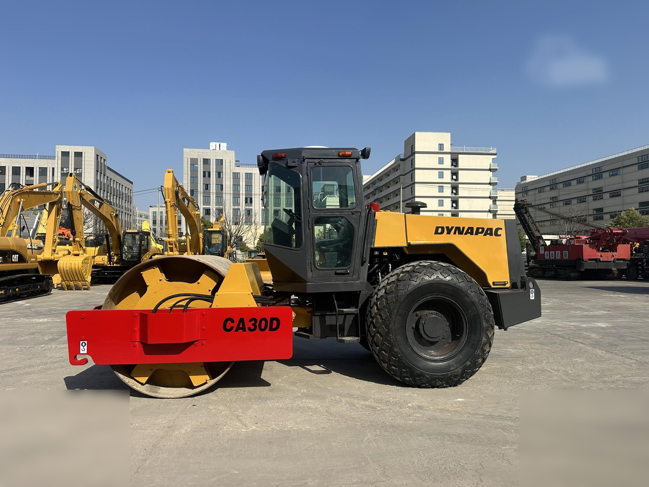 DYNAPAC CA30D - Compactor: picture 1 DYNAPAC CA30D - Compactor: picture 1