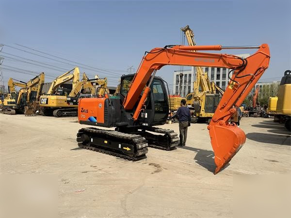 HITACHI ZX70 - Crawler excavator: picture 2 HITACHI ZX70 - Crawler excavator: picture 2