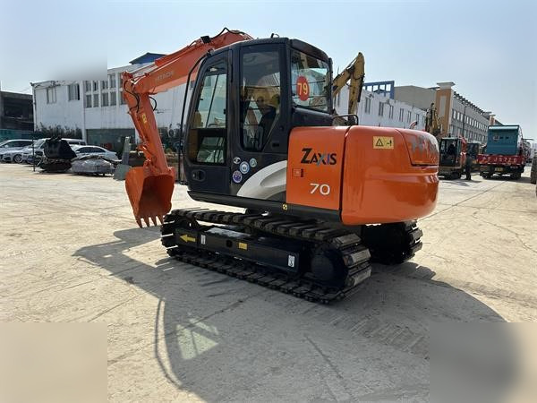 HITACHI ZX70 - Crawler excavator: picture 4 HITACHI ZX70 - Crawler excavator: picture 4