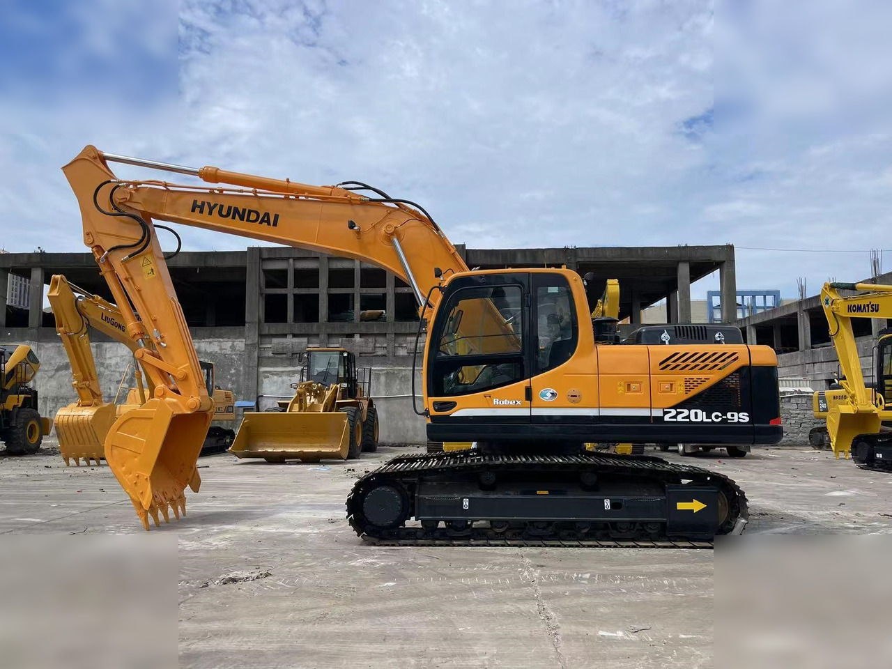 HYUNDAI ROBEX 220 LC-9S - Crawler excavator: picture 2 HYUNDAI ROBEX 220 LC-9S - Crawler excavator: picture 2