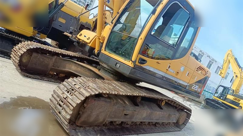 HYUNDAI ROBEX 220 LC-9S - Crawler excavator: picture 2 HYUNDAI ROBEX 220 LC-9S - Crawler excavator: picture 2