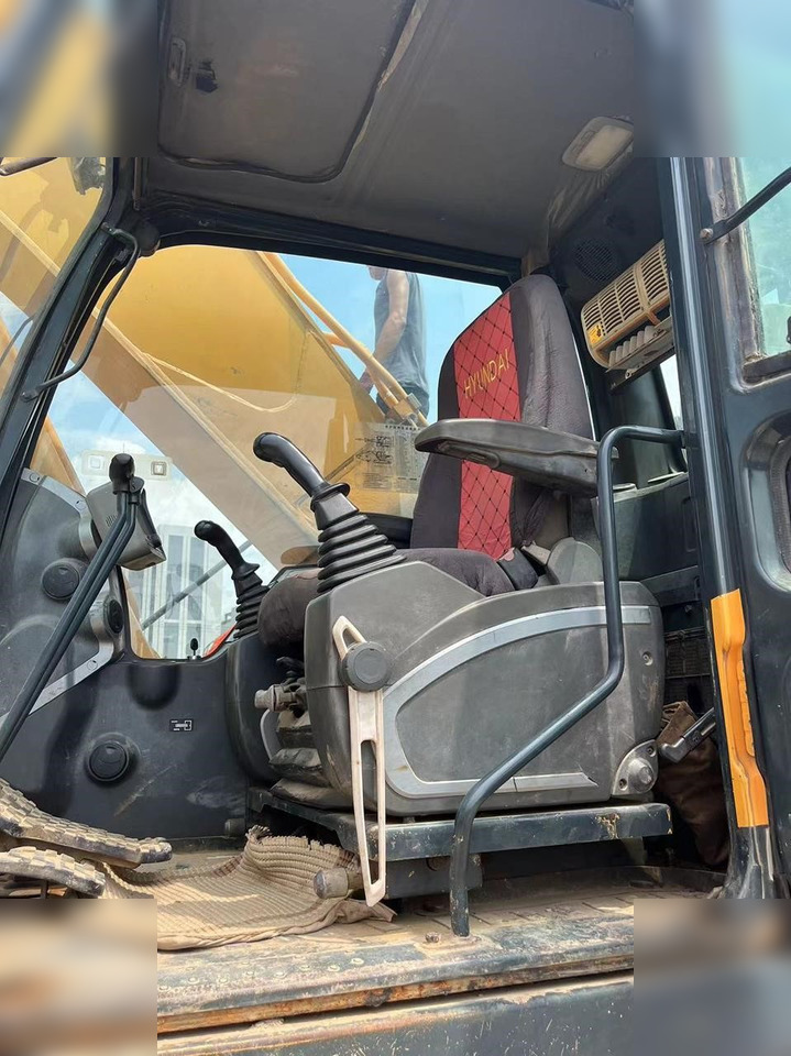 HYUNDAI ROBEX 305 LC-9T - Crawler excavator: picture 5 HYUNDAI ROBEX 305 LC-9T - Crawler excavator: picture 5