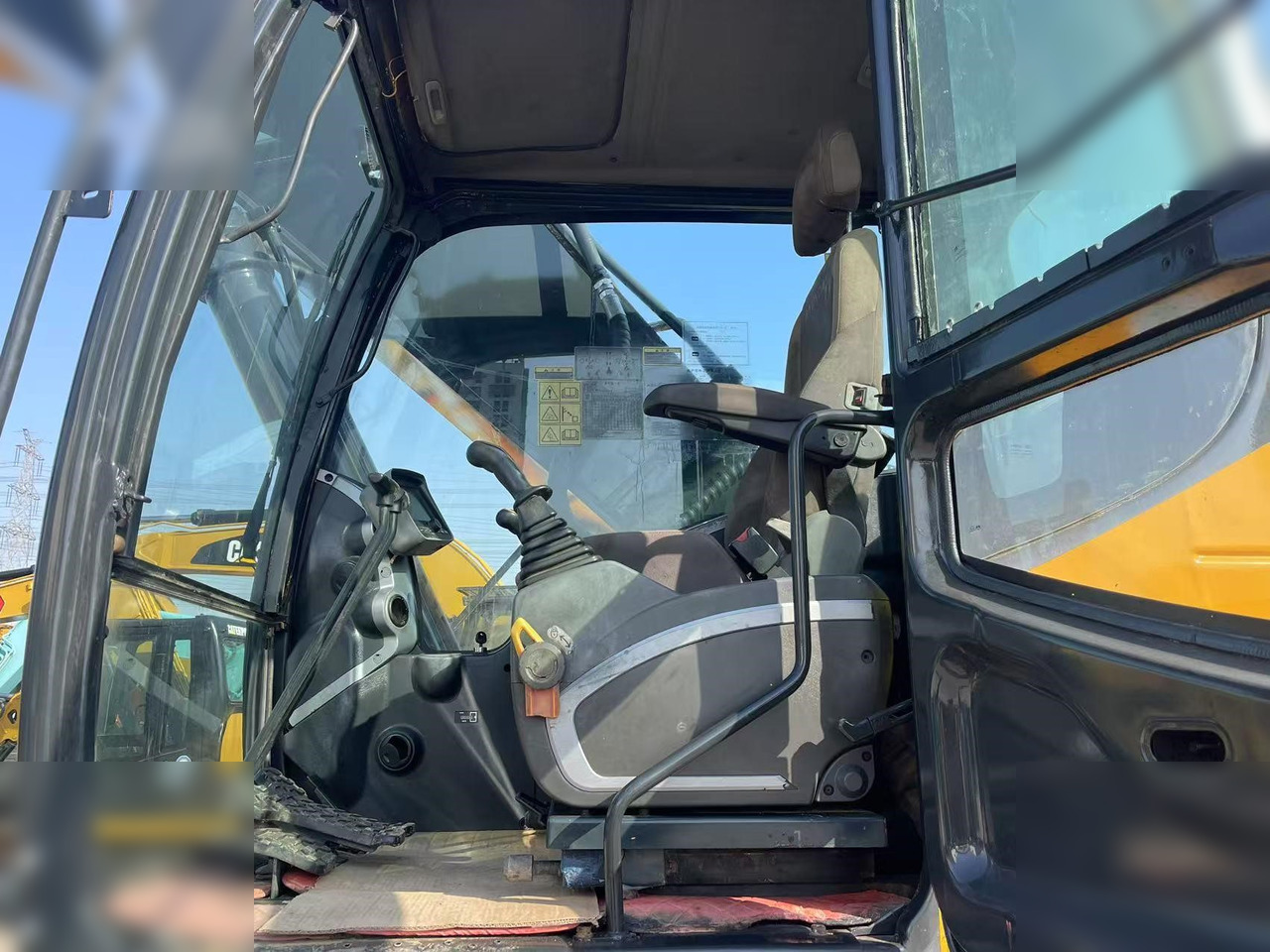 HYUNDAI ROBEX 330 LC-9S - Crawler excavator: picture 4 HYUNDAI ROBEX 330 LC-9S - Crawler excavator: picture 4