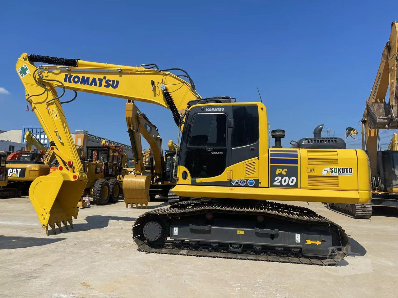 KOMATSU PC200-8 - Crawler excavator: picture 1 KOMATSU PC200-8 - Crawler excavator: picture 1