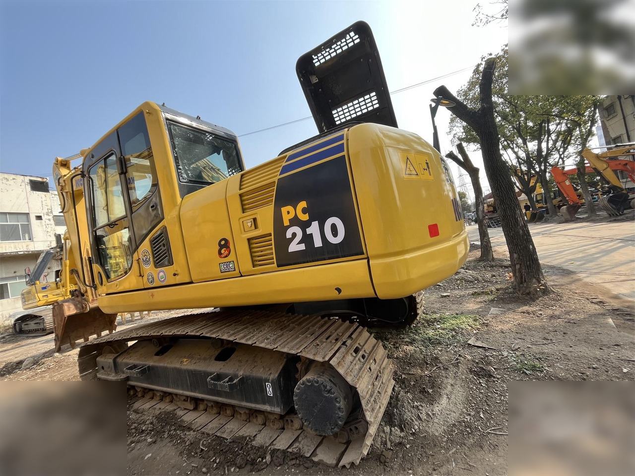 KOMATSU PC210-8 - Crawler excavator: picture 2 KOMATSU PC210-8 - Crawler excavator: picture 2