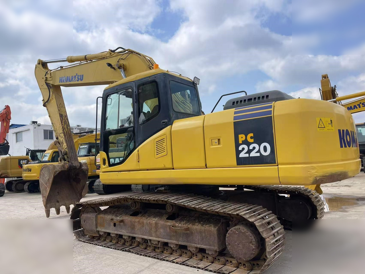 KOMATSU PC220-7 - Crawler excavator: picture 2 KOMATSU PC220-7 - Crawler excavator: picture 2