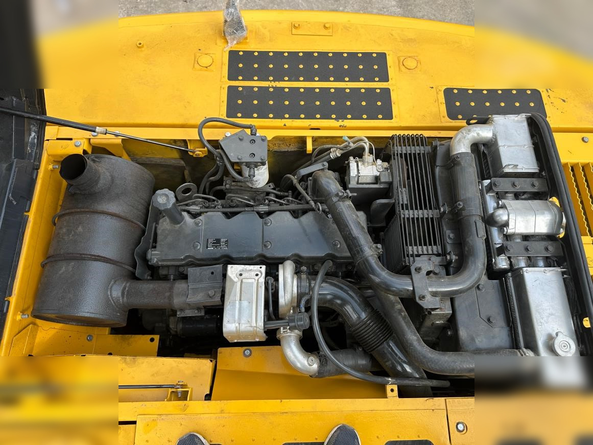 Crawler excavator KOMATSU PC220-8: picture 10 Crawler excavator KOMATSU PC220-8: picture 10