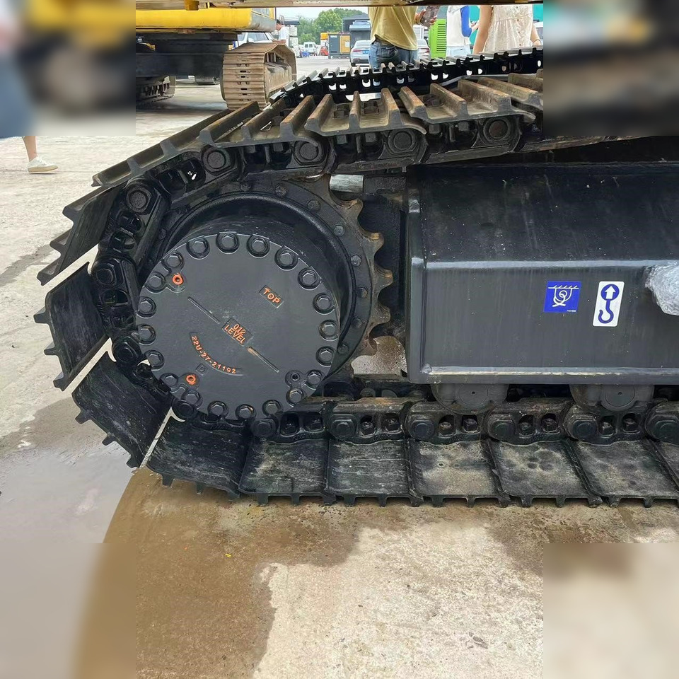 KOMATSU PC240 LC-8 - Crawler excavator: picture 4 KOMATSU PC240 LC-8 - Crawler excavator: picture 4