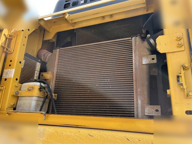 KOMATSU PC400-8 - Crawler excavator: picture 5 KOMATSU PC400-8 - Crawler excavator: picture 5