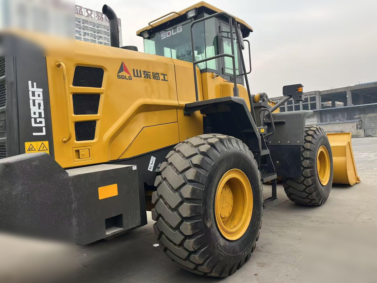 SDLG L956F - Wheel loader: picture 4 SDLG L956F - Wheel loader: picture 4