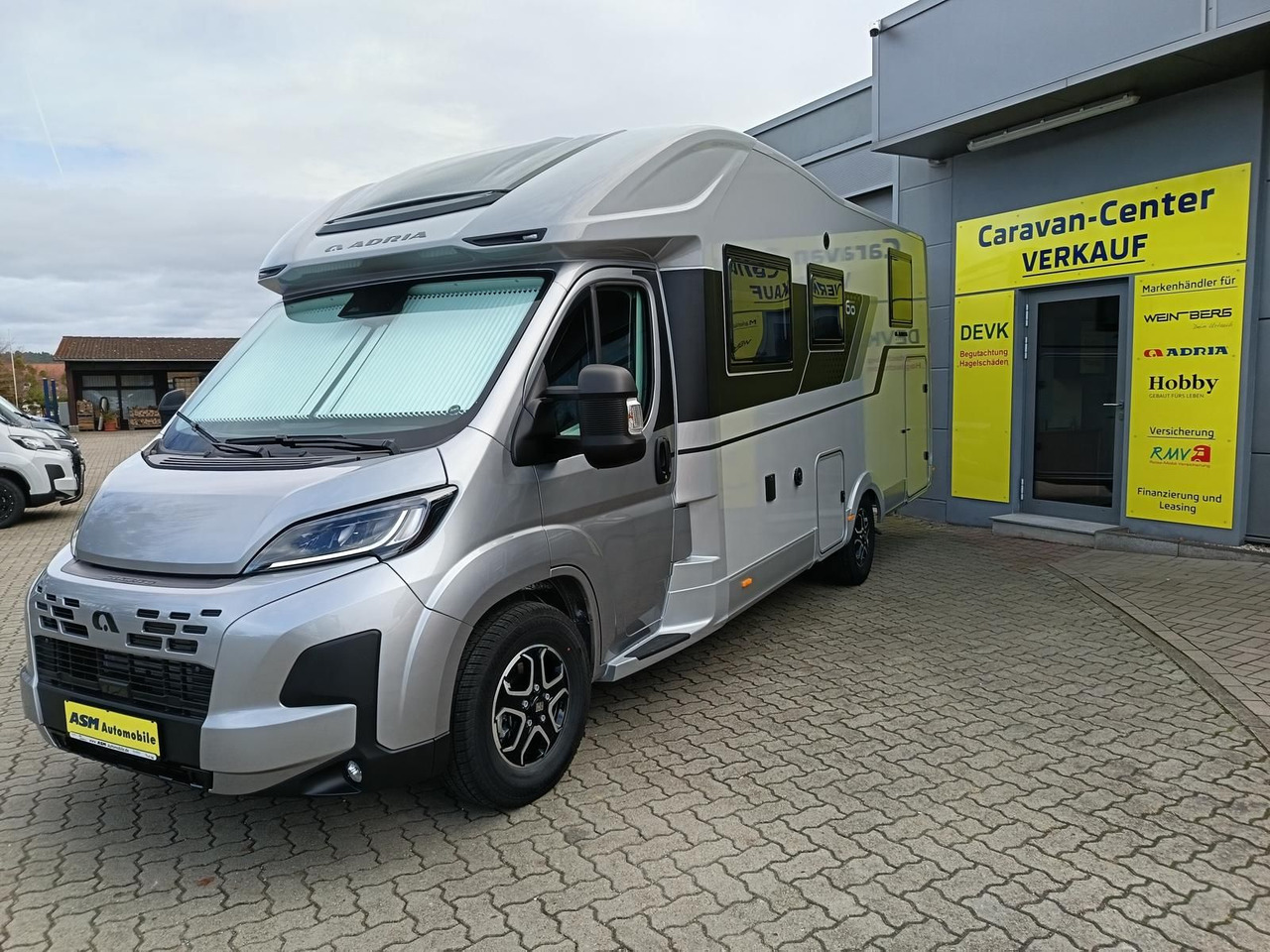 Adria Matrix 60Y 670 SL 4,4t*JUBILEE*MARKISE*LED*NAVI* - Semi-integrated motorhome: picture 3 Adria Matrix 60Y 670 SL 4,4t*JUBILEE*MARKISE*LED*NAVI* - Semi-integrated motorhome: picture 3