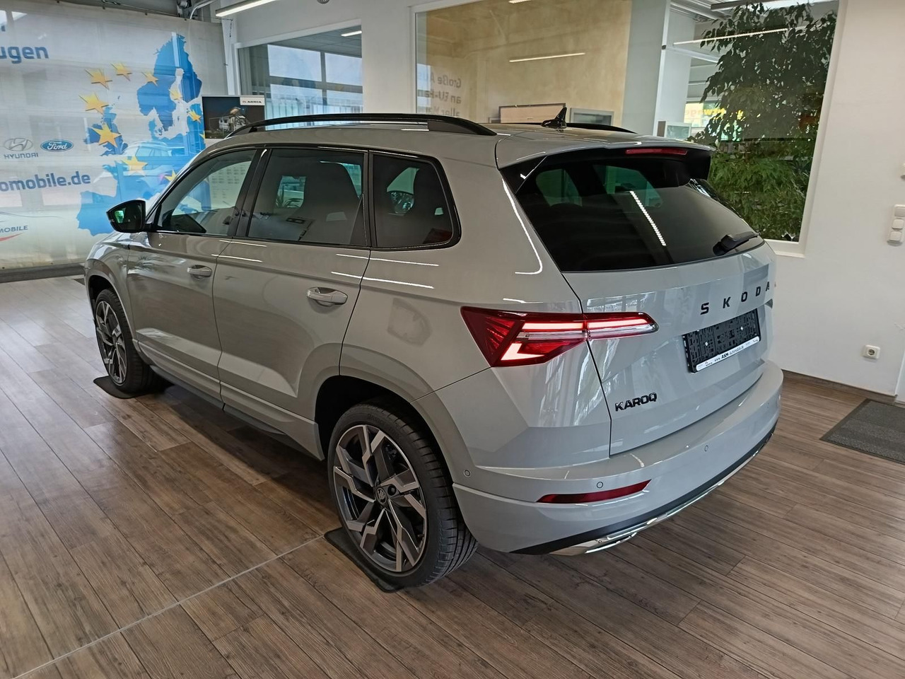 Skoda Karoq Sportline 1,5 TSI DSG*AHK*PSD*STD.HZG*NAVI - SUV: picture 4 Skoda Karoq Sportline 1,5 TSI DSG*AHK*PSD*STD.HZG*NAVI - SUV: picture 4