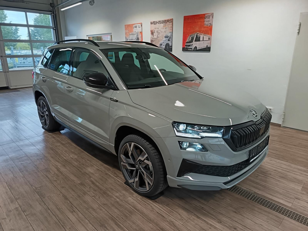 Skoda Karoq Sportline 1,5 TSI DSG*AHK*PSD*STD.HZG*NAVI - SUV: picture 3 Skoda Karoq Sportline 1,5 TSI DSG*AHK*PSD*STD.HZG*NAVI - SUV: picture 3