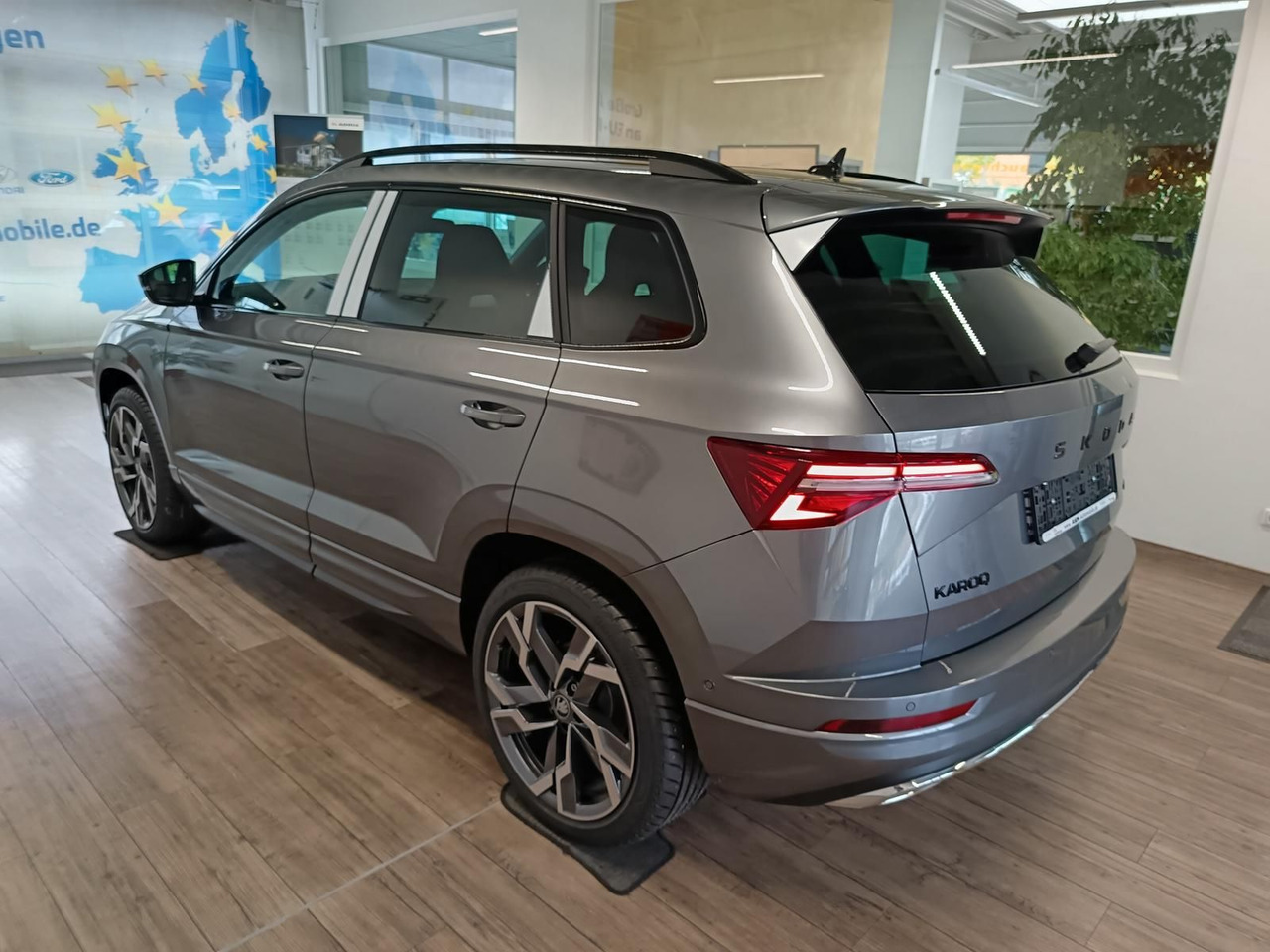 Skoda Karoq Sportline 2,0 TDI 4x4*AHK*PSD*STD.HZG*DCC* - SUV: picture 4 Skoda Karoq Sportline 2,0 TDI 4x4*AHK*PSD*STD.HZG*DCC* - SUV: picture 4
