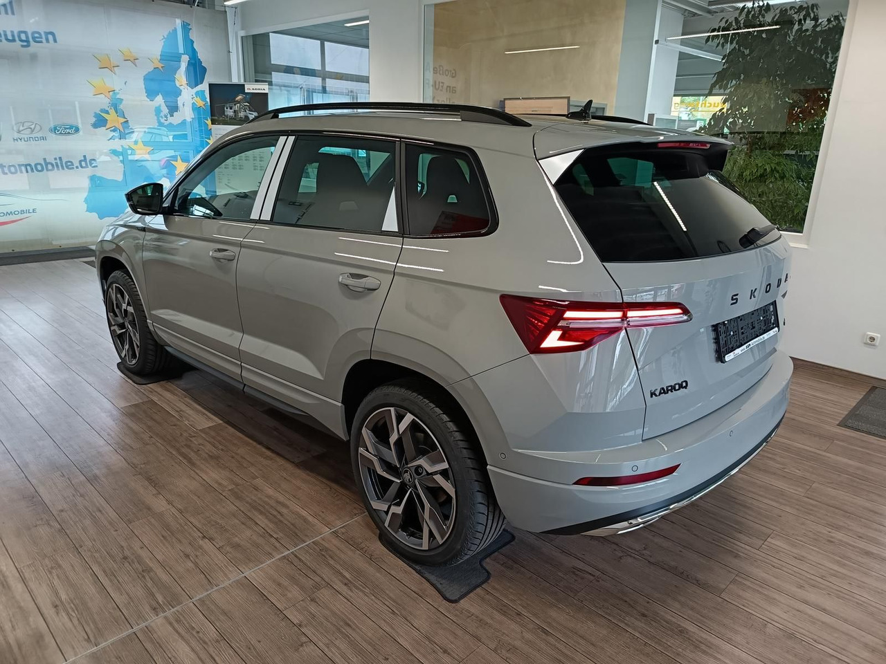 Skoda Karoq Sportline 2,0 TDI DSG 4x4*AHK*PSD*STD.HZG* - SUV: picture 4 Skoda Karoq Sportline 2,0 TDI DSG 4x4*AHK*PSD*STD.HZG* - SUV: picture 4