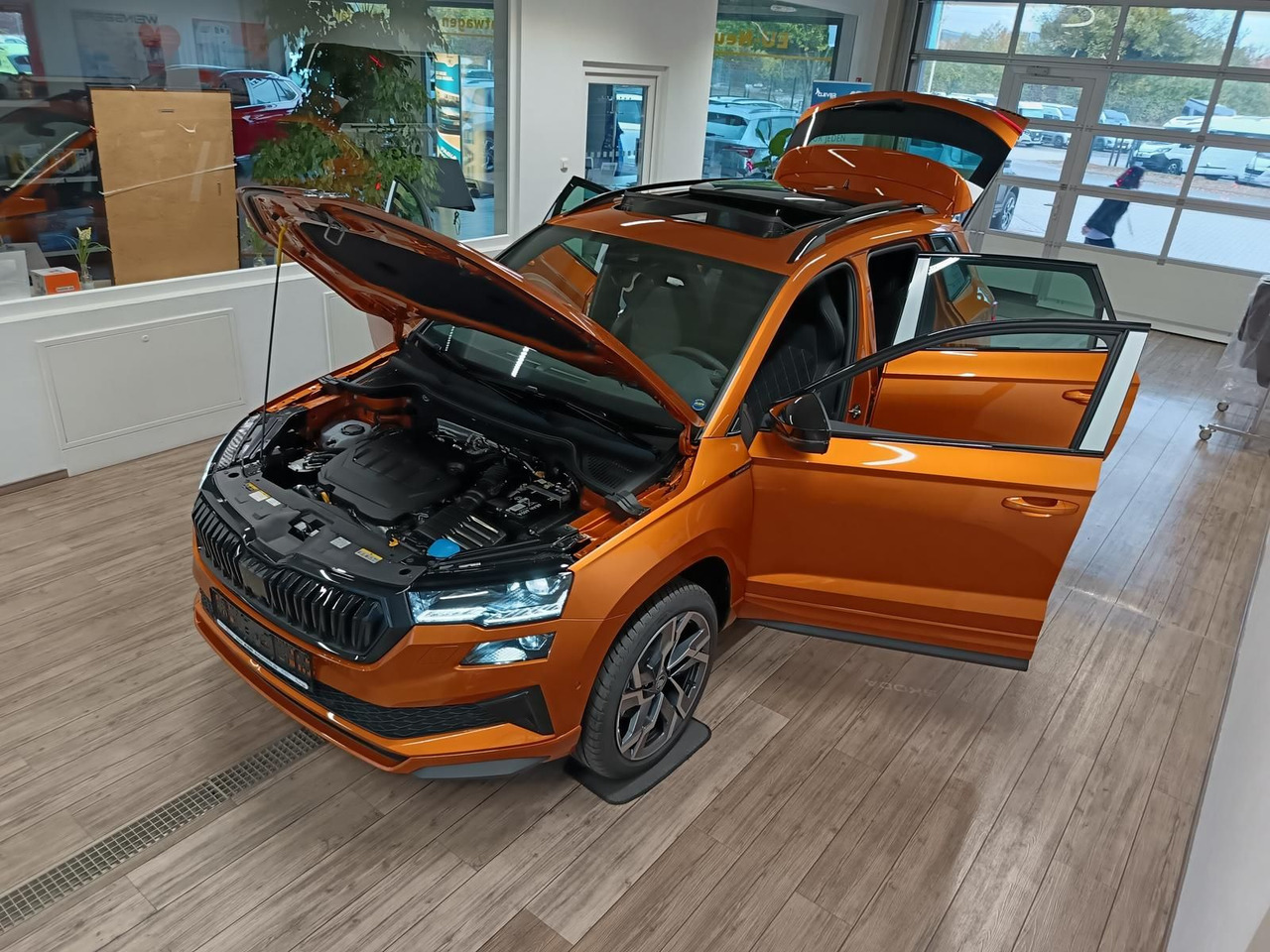 Skoda Karoq Sportline 2,0 TDI DSG 4x4*AHK*PSD*STD.HZG* - SUV: picture 2 Skoda Karoq Sportline 2,0 TDI DSG 4x4*AHK*PSD*STD.HZG* - SUV: picture 2