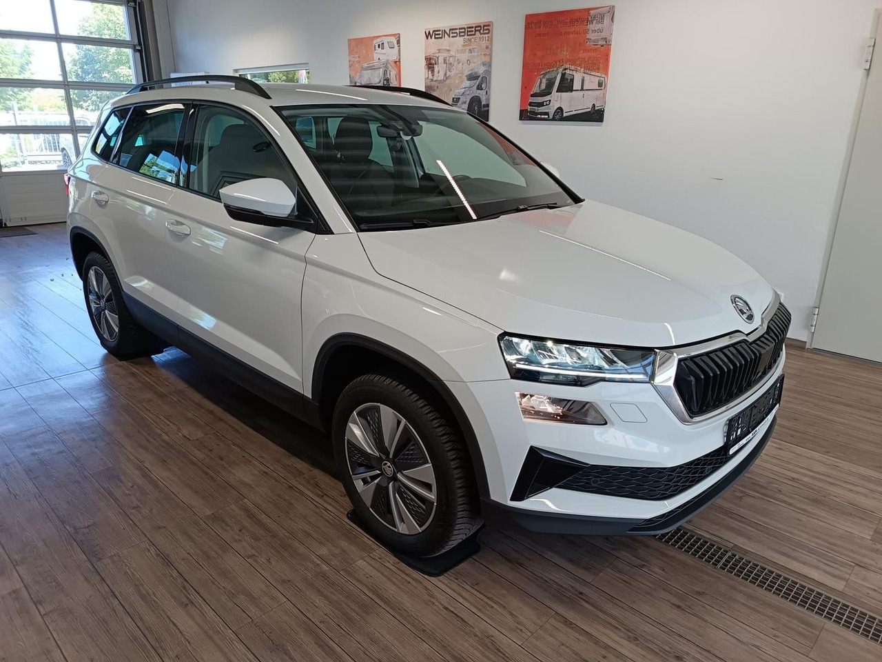 Skoda Karoq Style 1,5TSI DSG*AHK-VORBER*NAVI*LED*R-KAM - SUV: picture 3 Skoda Karoq Style 1,5TSI DSG*AHK-VORBER*NAVI*LED*R-KAM - SUV: picture 3