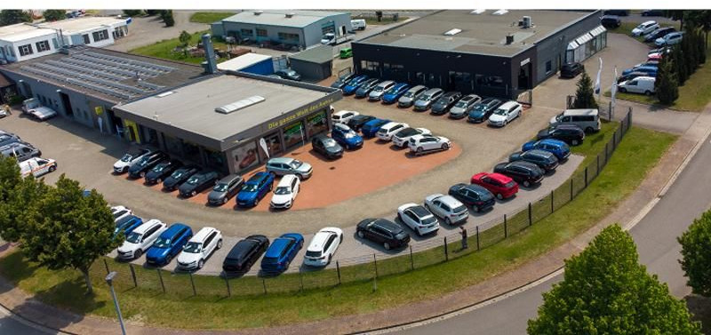 Skoda Karoq Style 1,5TSI DSG*AHK-VORBER*NAVI*LED*R-KAM - SUV: picture 2 Skoda Karoq Style 1,5TSI DSG*AHK-VORBER*NAVI*LED*R-KAM - SUV: picture 2