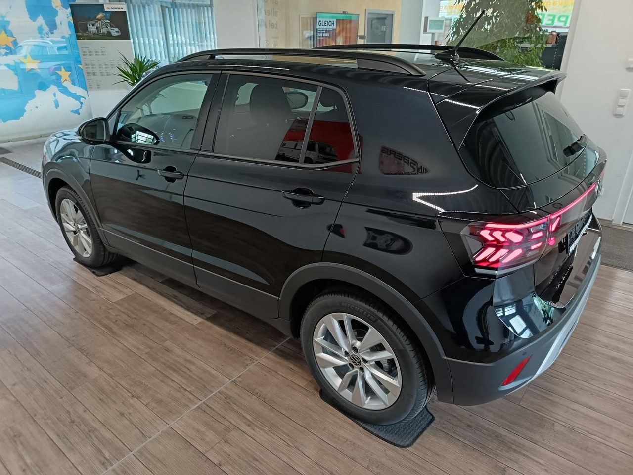 Volkswagen T-Cross Life 1.5 TSI DSG*AHK*MATRIX LED*ACC*SHZ* - SUV: picture 4 Volkswagen T-Cross Life 1.5 TSI DSG*AHK*MATRIX LED*ACC*SHZ* - SUV: picture 4