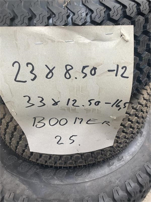 - - - Kenda Super Turf - NH Boomer 25 - Wheel and tire package: picture 3 - - - Kenda Super Turf - NH Boomer 25 - Wheel and tire package: picture 3