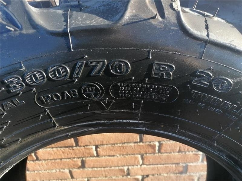 Kleber 300/70R20 - Tire for Utility/ Special vehicle: picture 4 Kleber 300/70R20 - Tire for Utility/ Special vehicle: picture 4