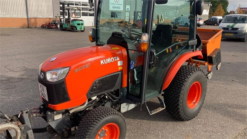 Kubota B2261 med 120 cm kost og udlægger - Municipal tractor: picture 3 Kubota B2261 med 120 cm kost og udlægger - Municipal tractor: picture 3