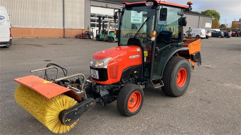 Kubota ST341 inkl. 150 cm kost og udlægger - Municipal tractor: picture 1 Kubota ST341 inkl. 150 cm kost og udlægger - Municipal tractor: picture 1
