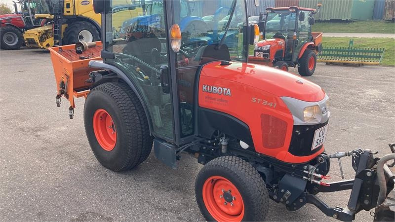 Kubota ST341 inkl. 150 cm kost og udlægger - Municipal tractor: picture 4 Kubota ST341 inkl. 150 cm kost og udlægger - Municipal tractor: picture 4