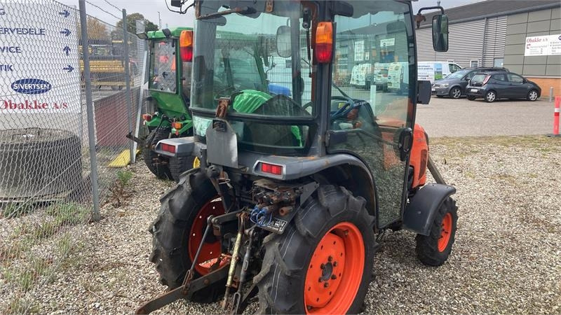 Kubota STW37 Kun 1145 timer - Municipal tractor: picture 3 Kubota STW37 Kun 1145 timer - Municipal tractor: picture 3