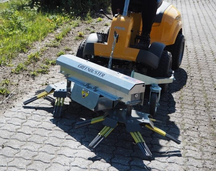 - - - Kwern Greenbuster Rider - Garden equipment: picture 1 - - - Kwern Greenbuster Rider - Garden equipment: picture 1