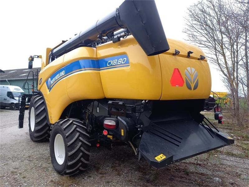 New Holland CX8.80 SLH med 25 fods Varifeed - Combine harvester: picture 4 New Holland CX8.80 SLH med 25 fods Varifeed - Combine harvester: picture 4