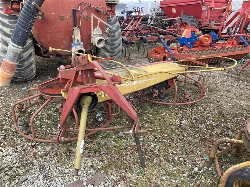 Scan-Rake SR 400 - Tedder/ Rake: picture 1 Scan-Rake SR 400 - Tedder/ Rake: picture 1