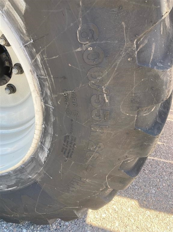 Vredestein 600/55 R26.5 - Tire for Agricultural machinery: picture 2 Vredestein 600/55 R26.5 - Tire for Agricultural machinery: picture 2