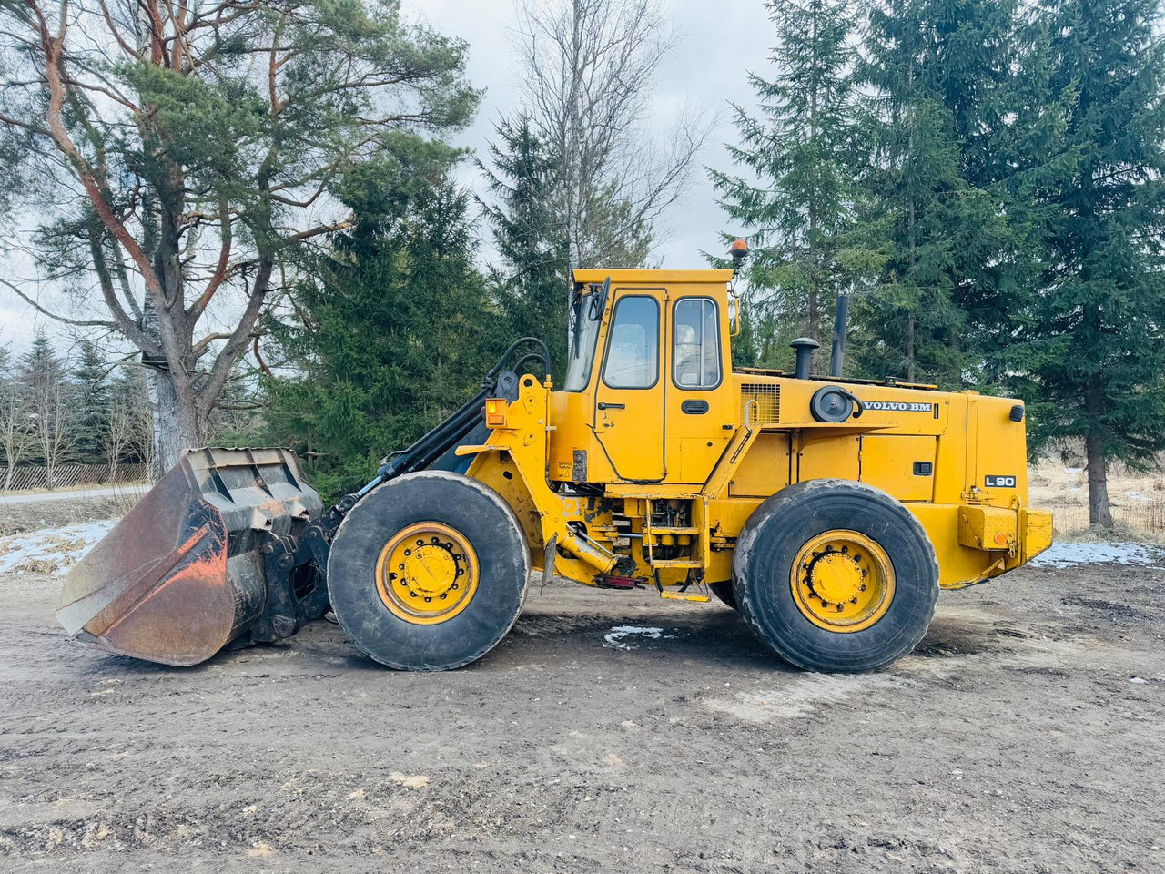 VOLVO L90 - Wheel loader: picture 2 VOLVO L90 - Wheel loader: picture 2