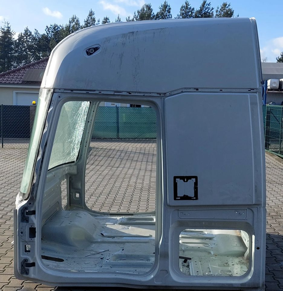KABINA RENAULT GAMA T WYSOKA 2023R - Cab for Truck: picture 2 KABINA RENAULT GAMA T WYSOKA 2023R - Cab for Truck: picture 2