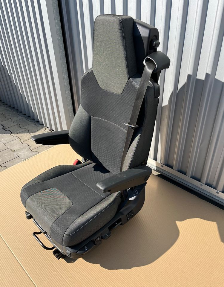NOWY Fotel kierowcy MAN TG3 TGX nowy model siedzenie lewe - Seat for Truck: picture 2 NOWY Fotel kierowcy MAN TG3 TGX nowy model siedzenie lewe - Seat for Truck: picture 2