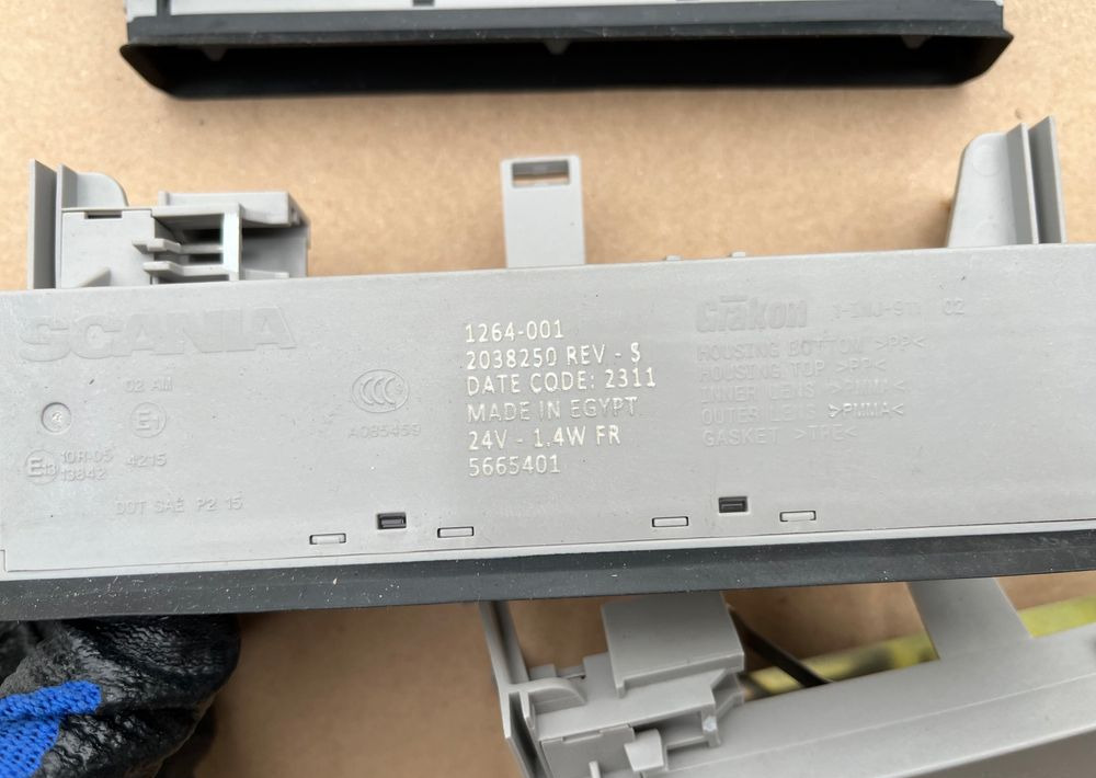 Obrysówki Scania R S światło obrysowe w glob - Lights/ Lighting for Truck: picture 4 Obrysówki Scania R S światło obrysowe w glob - Lights/ Lighting for Truck: picture 4