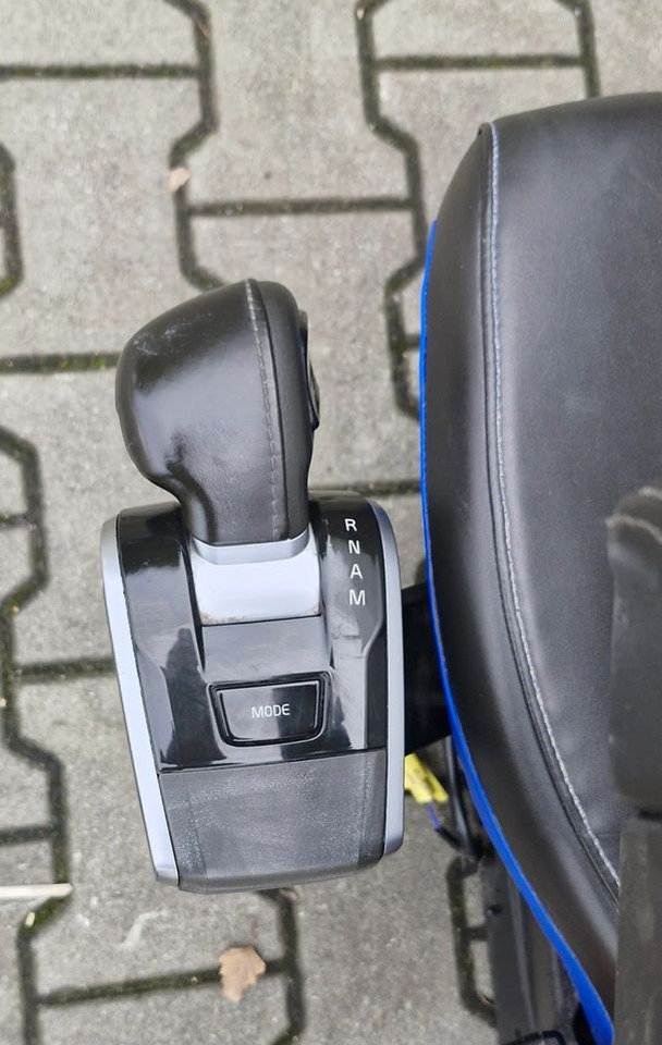 VOLVO FH5 FM5 FOTEL KIEROWCY UK - Cab and interior: picture 5 VOLVO FH5 FM5 FOTEL KIEROWCY UK - Cab and interior: picture 5