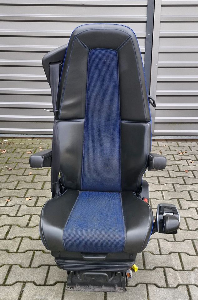 VOLVO FH5 FM5 FOTEL KIEROWCY UK - Cab and interior: picture 1 VOLVO FH5 FM5 FOTEL KIEROWCY UK - Cab and interior: picture 1