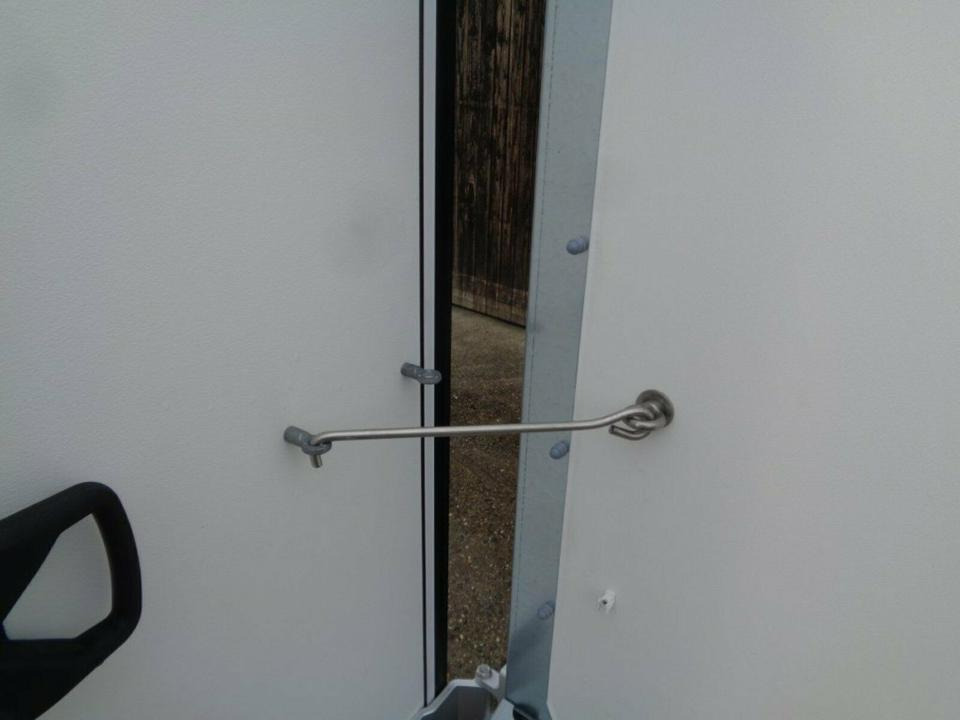 Böckmann PKW-Anhänger, KT3015/20 M-F, Koffer, 2,0 to. - Closed box trailer: picture 4 Böckmann PKW-Anhänger, KT3015/20 M-F, Koffer, 2,0 to. - Closed box trailer: picture 4