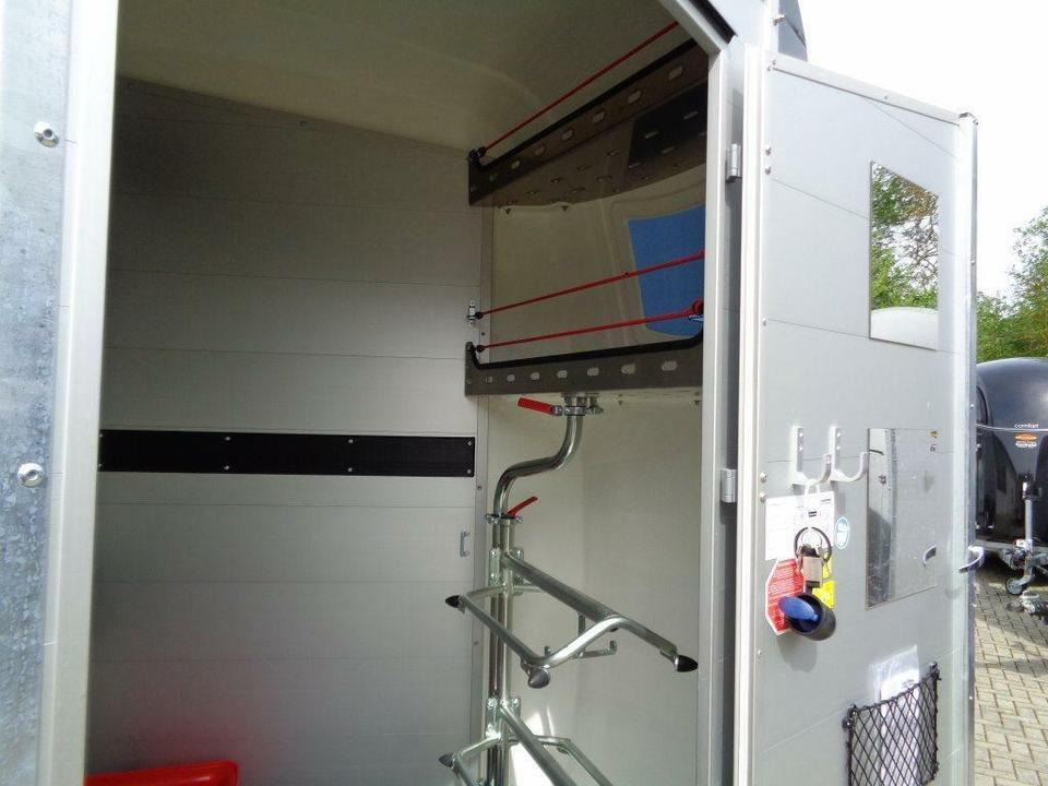 Böckmann Pferdeanhänger Portax L-SR, Videokamera - Horse trailer: picture 5 Böckmann Pferdeanhänger Portax L-SR, Videokamera - Horse trailer: picture 5