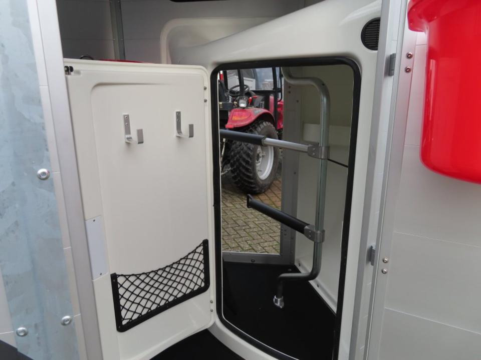 Böckmann Pferdeanhänger Portax SKA 2025 WCF Fenster links/ rechts - Horse trailer: picture 5 Böckmann Pferdeanhänger Portax SKA 2025 WCF Fenster links/ rechts - Horse trailer: picture 5