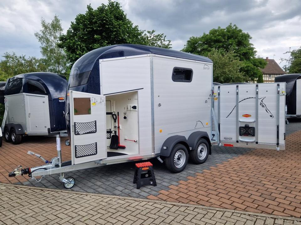 Pferdeanhänger Böckmann Portax SKA 23 Sattelkammer WCF - Horse trailer: picture 1 Pferdeanhänger Böckmann Portax SKA 23 Sattelkammer WCF - Horse trailer: picture 1