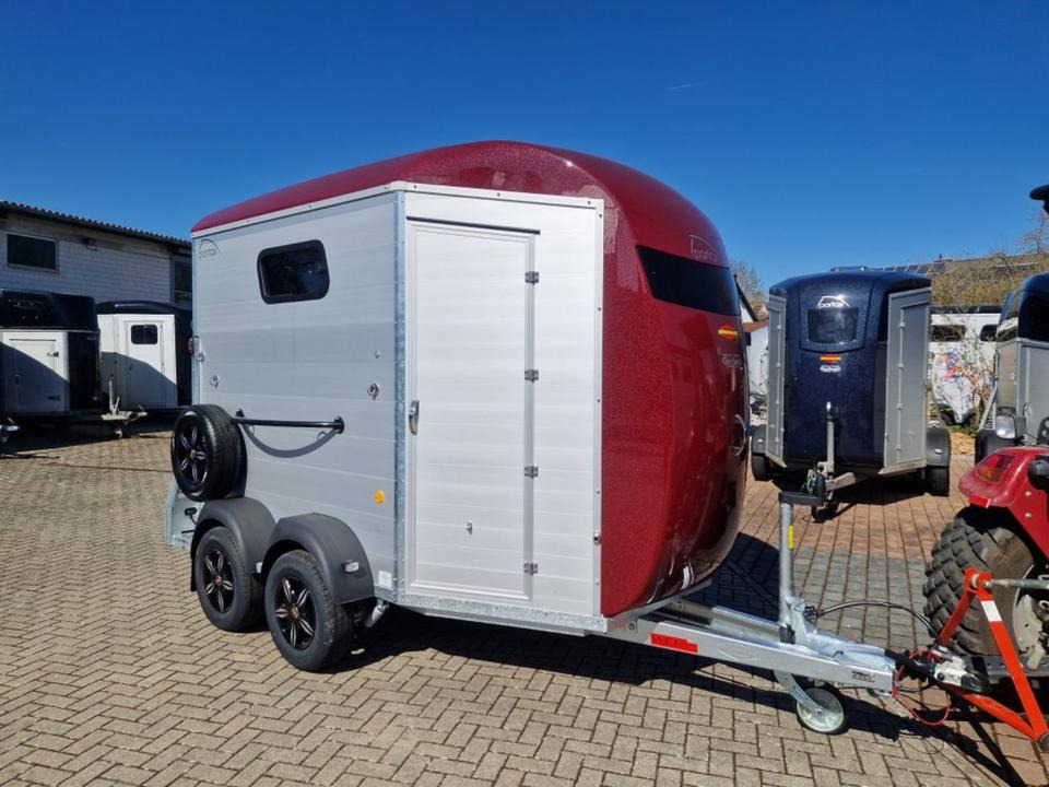 Pferdeanhänger Böckmann Portax SKA WCF 100km/h 2,4t - Horse trailer: picture 3 Pferdeanhänger Böckmann Portax SKA WCF 100km/h 2,4t - Horse trailer: picture 3