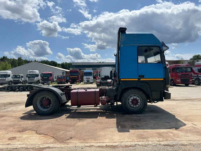 Renault R 340 Major (GRAND PONT / BOITE MANUELLE / POMPE MANUELLE) - Tractor truck: picture 4 Renault R 340 Major (GRAND PONT / BOITE MANUELLE / POMPE MANUELLE) - Tractor truck: picture 4