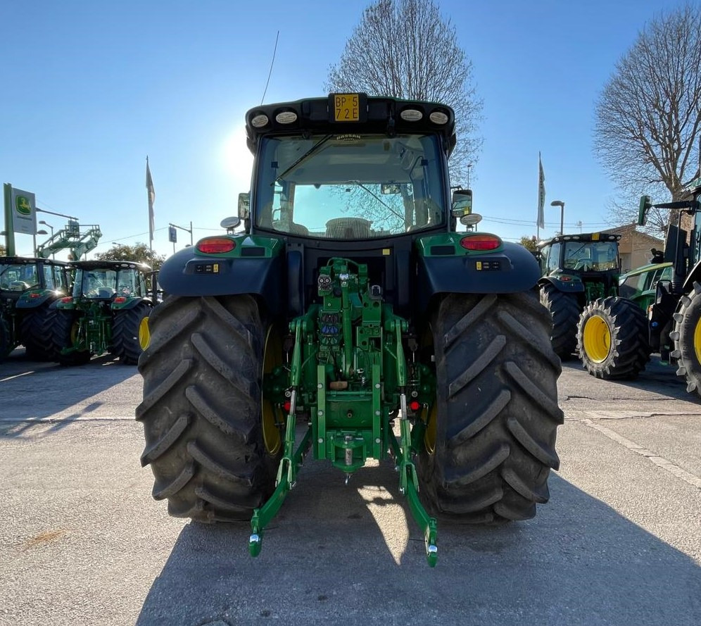 JOHN DEERE 6145 R - Farm tractor: picture 4 JOHN DEERE 6145 R - Farm tractor: picture 4