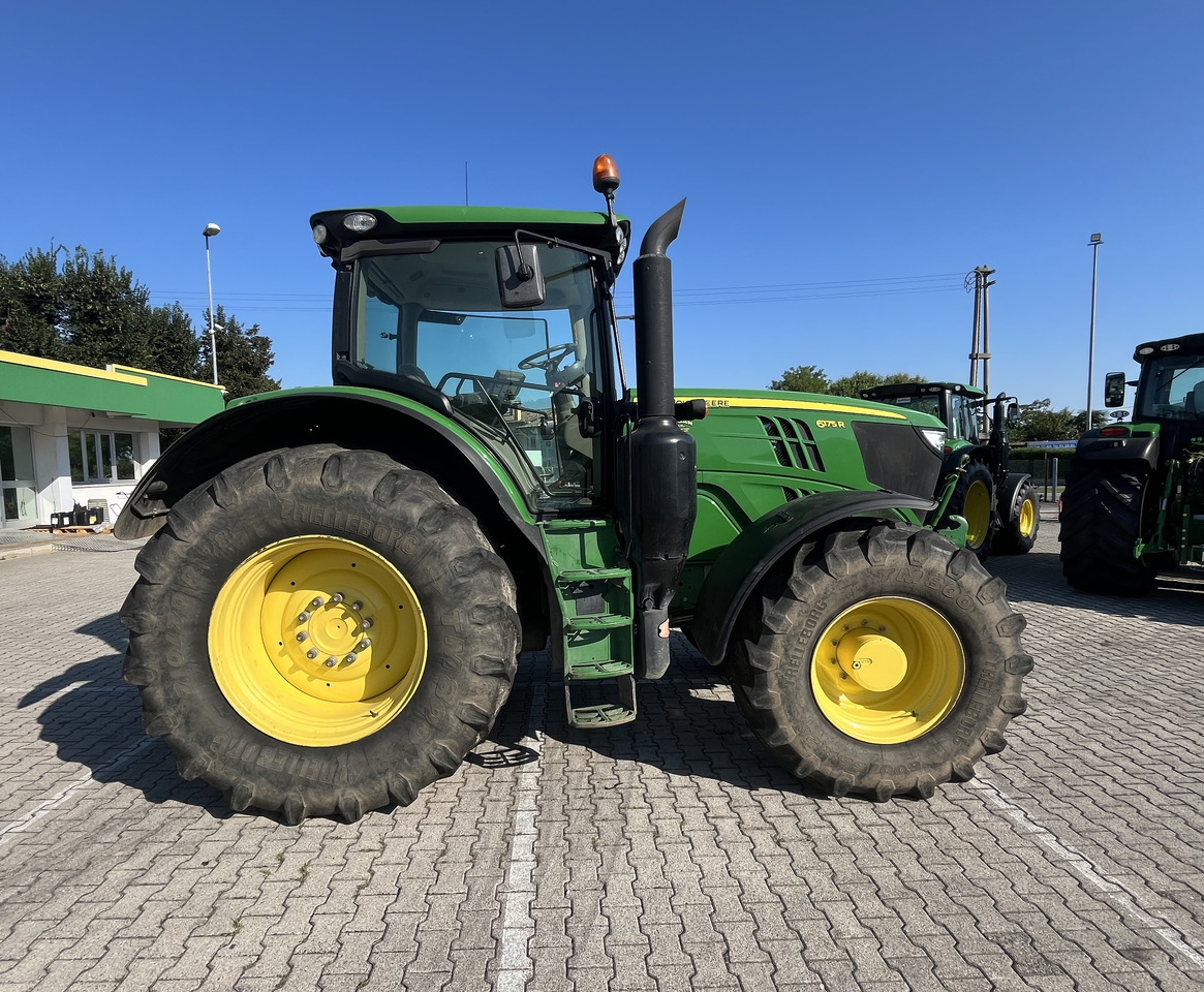 JOHN DEERE 6175 R - Farm tractor: picture 3 JOHN DEERE 6175 R - Farm tractor: picture 3